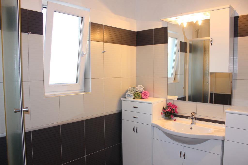 Apartments Bluesun Омиш Экстерьер фото