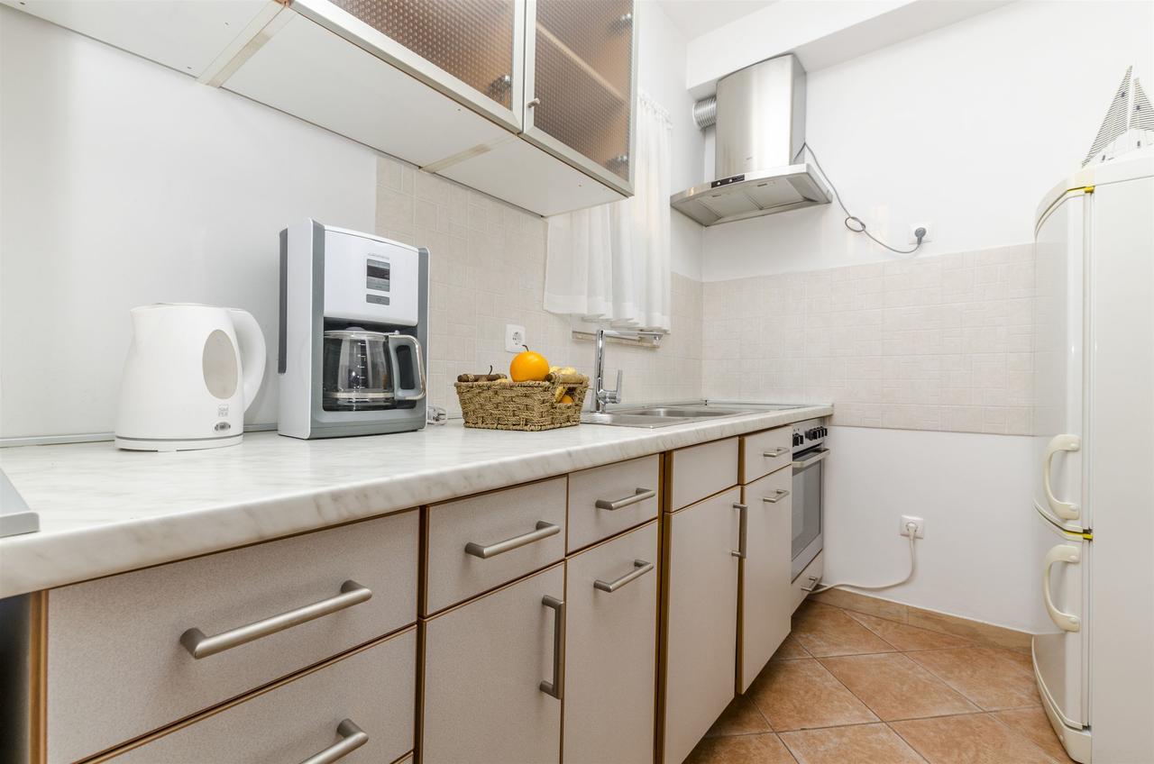 Apartments Bluesun Омиш Экстерьер фото