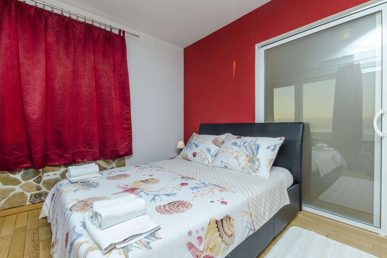 Apartments Bluesun Омиш Экстерьер фото